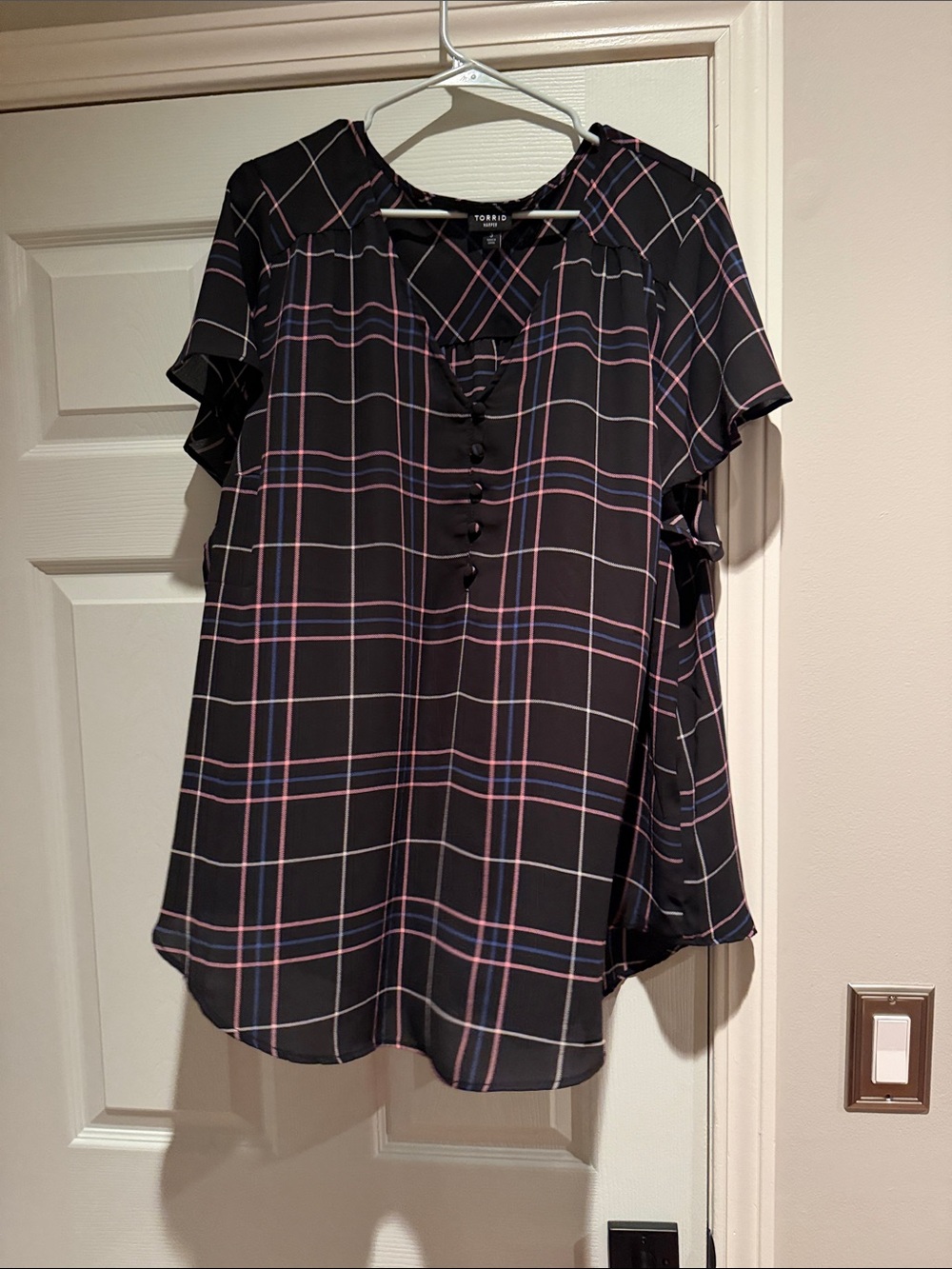 torrid Black Plaid Short-Sleeve V-Neck Button Front Top
